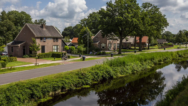 Steeds meer Randstedelingen naar Drenthe: 'Dan moet je niet klagen over mestlucht'
