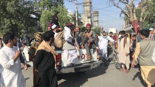 Stand.nl: Het Westen moet zo snel mogelijk met de Taliban om de tafel