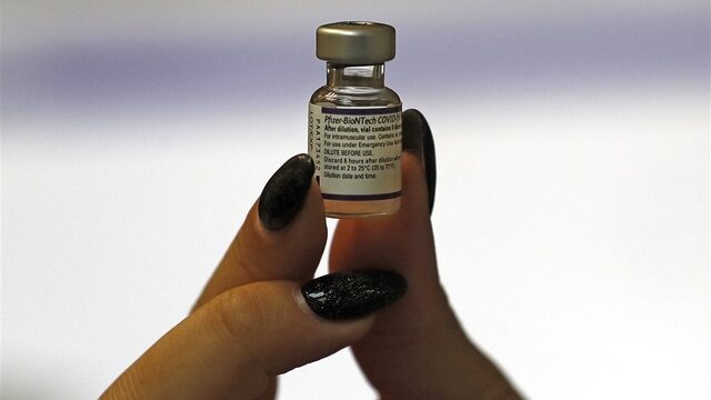 Podcast De Dag: de (on)zin van een derde prik | NPO Radio 1