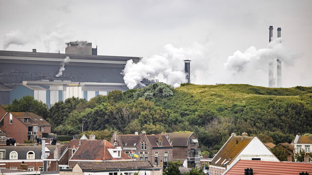 Burgemeester over vervuiling Tata Steel: 'Het is shit en het blijft nog even shit'