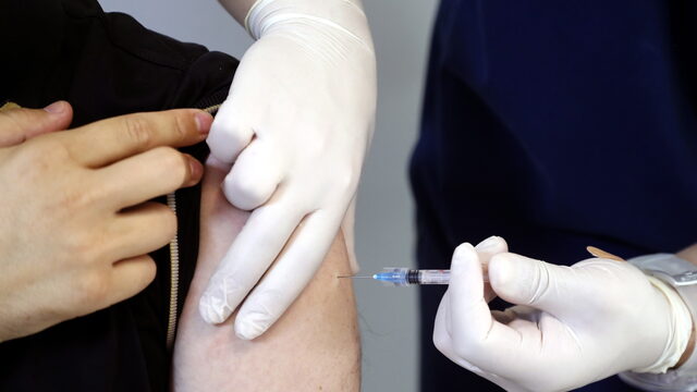 Derde coronaprik voor mensen met ernstige afweerproblemen
