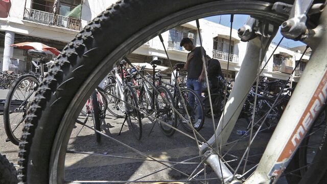 Irakezen fietsen voor vrijheid en milieu