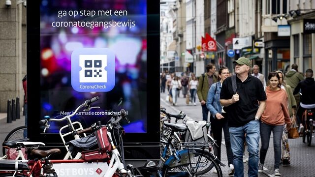 Hoogleraar psychologie: de coronaboodschap wordt moeilijker, help mensen zich aan de regels te houden