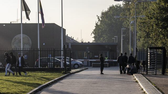 Noodopvang Ter Apel blijft vol: nog geen oplossing gevonden