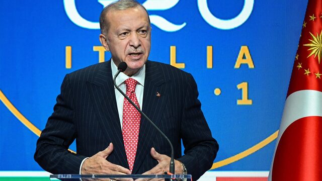 Erdogan’s greep op Turkije verzwakt: ‘Je ziet dat zijn steun afneemt’