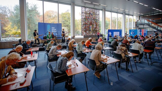 Pak je kans! Schrijf mee bij het échte Groot Dictee der Nederlandse Taal in Groningen