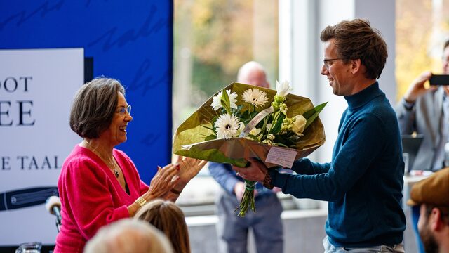 'Cabaretier Pieter Derks ook in dagelijkse conversaties ad rem'