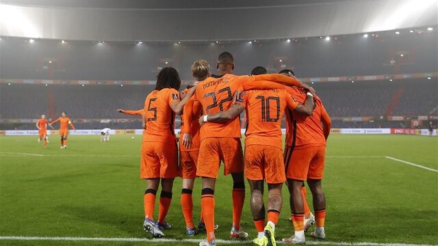 Stand.nl: 'Oranje gaat als outsider naar het WK'