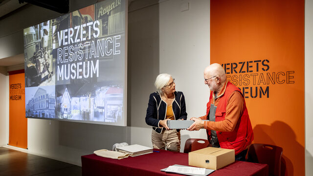Archief Joodse verzetsvrouw overhandigd aan Verzetsmuseum Amsterdam