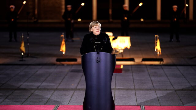 Veel lof voor afzwaaiende Merkel; 'een icoon, zo wil je worden als meisje'