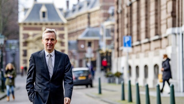 Staatssecretaris Eric van der Burg genomineerd voor de titel Taalstaatmeester 2022