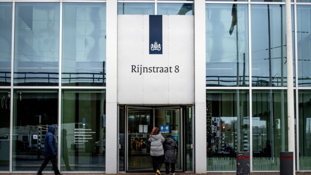 Onderzoek wijst op institutioneel racisme bij Buitenlandse Zaken: 'mensen werden aangeduid als apen'