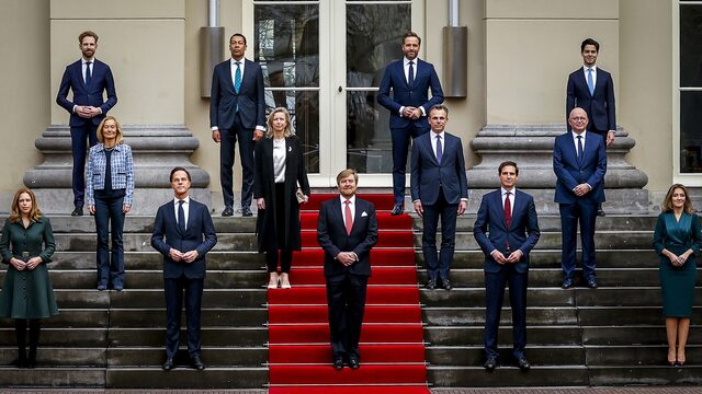 Schrijvers geven ministers leestips via 'literair schaduwkabinet'