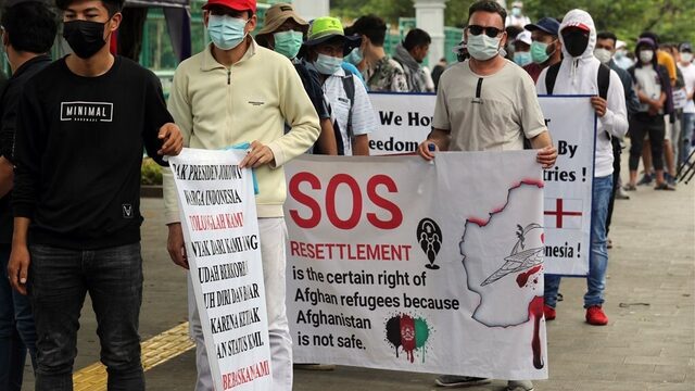 Vrijwel alle wegen afgesloten voor Afghanen op Nederlandse evacuatielijst