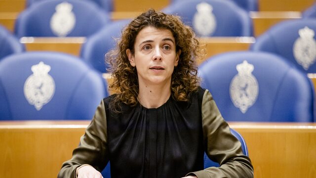 VVD-fractievoorzitter verdedigt tweet over asielzoekers: 'Je moet draagvlak houden'