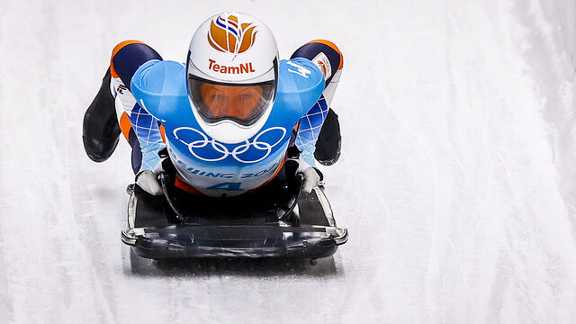 Bos pakt historische bronzen skeletonmedaille voor Nederland