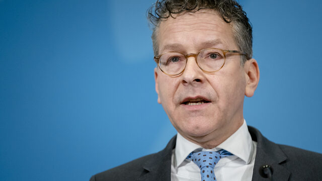 Dijsselbloem: 'Testcapaciteit en beschermingsmiddelen zijn onbenut in verpleeghuizen'