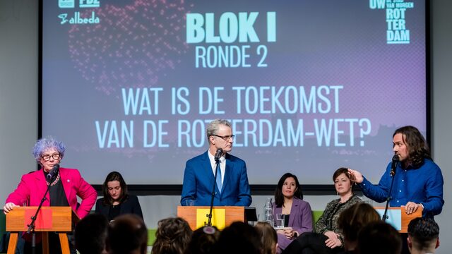 Luister hier het Rotterdamse lijsttrekkersdebat uit WNL In de Politieke Kantine terug