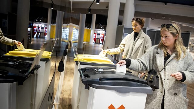 Een stemplicht of stemmen op je mobiel: hoe verhogen we de opkomst bij verkiezingen?