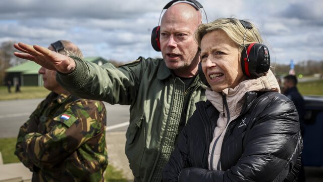 Dat er 9.000 vacatures zijn bij defensie klopt niet, maar het zijn er wel veel