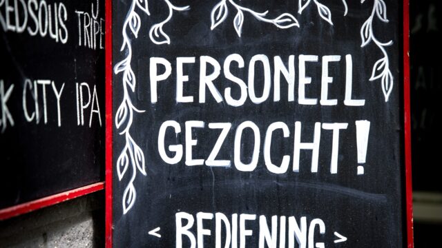 Voor het eerst in twee jaar daalt het aantal openstaande vacatures