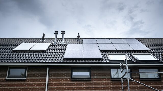 Nederlandse elektriciteitsnetwerk zeer kwetsbaar voor Chinese sabotage via zonnepanelen