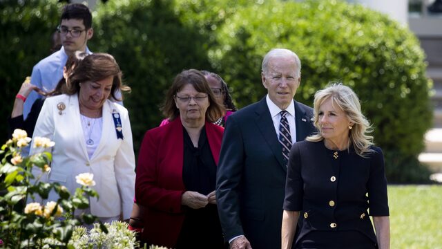 Wat weet je van Mona Lisa, Joe Biden en Queen Elisabeth? Speel de Nationale Nieuwsquiz!