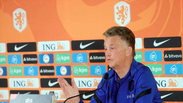 Er is een grens bereikt: 'de KNVB moet in gesprek met Louis van Gaal’