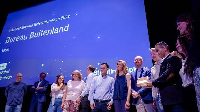 Bureau Buitenland wint Zilveren Reissmicrofoon, oeuvreprijs voor Hans Hogendoorn