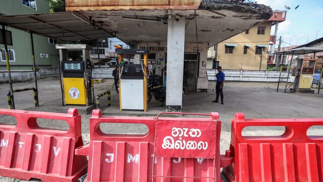 Sri Lankaanse overheid kondigt maatregelen aan om zware economische crisis tegen te gaan - NPO Radio