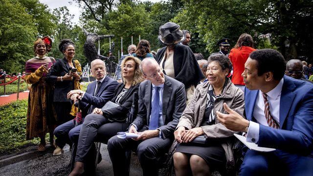 DNB-president Klaas Knot biedt namens bank excuses aan voor slavernijverleden