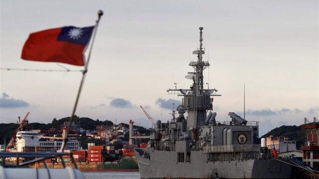 Taiwan: China lijkt aanval te oefenen met oorlogsschepen en vliegtuigen