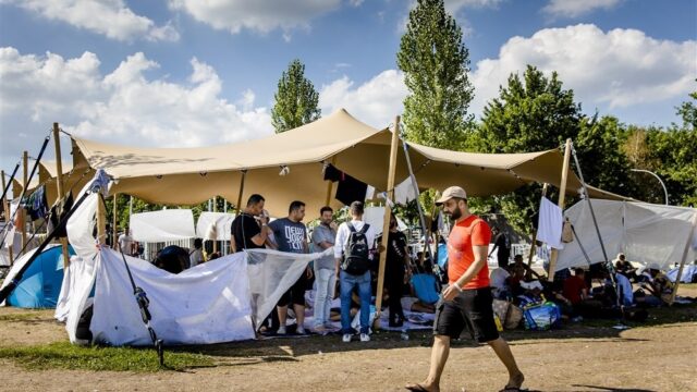 Stand.nl: 'Nederland moet met een a- en b-status gaan werken bij asielzoekers'