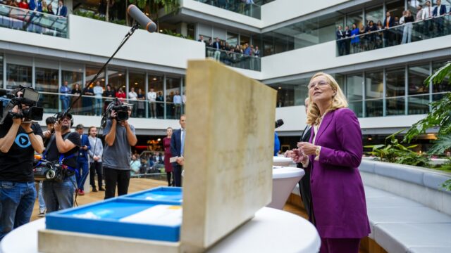 Kabinet presenteert Miljoenennota: 'Historische' maatregelen, prijsplafond voor gas en elektriciteit
