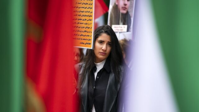 'Vraag niet wat er ná dit regime in Iran komt, laat eerst het regime vallen'