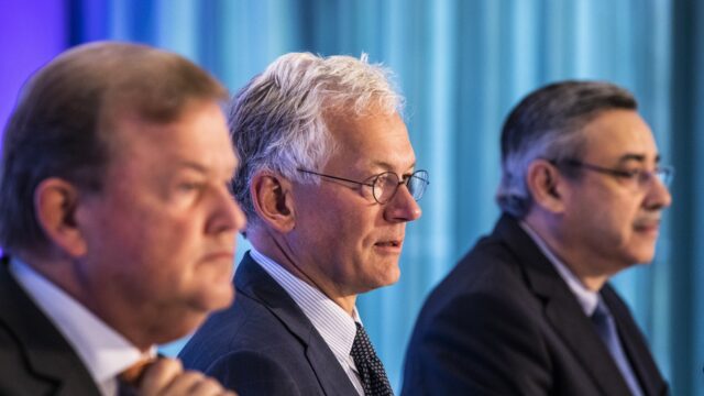 Directeur beleggersvereniging: 'Philips moet ex-topman ontslaan vanwege bonus'