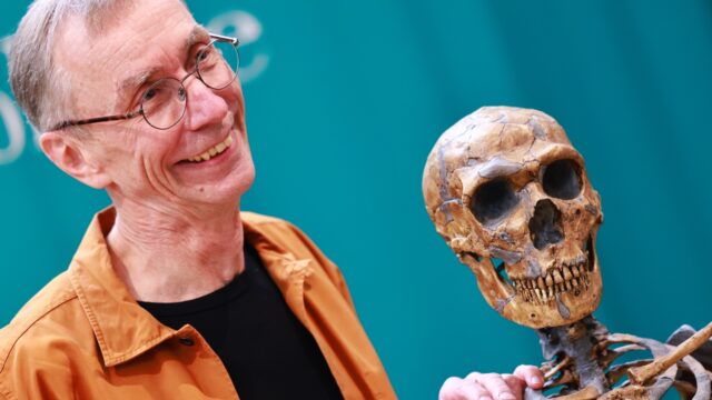 Zweedse geneticus Svante Pääbo wint geneeskunde Nobelprijs: "Hij durfde iets te proberen wat niemand anders voor mogelijk hield"