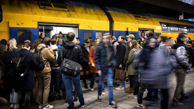 NS schrapt weer treinen: hoe kan het bedrijf het tij keren?