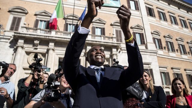 Ivoriaanse schoenpoetser verkozen tot Italiaans parlementslid