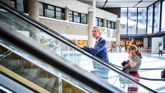 ‘Eric van der Burg laat zijn emoties zien, dat maakt hem sympathiek’