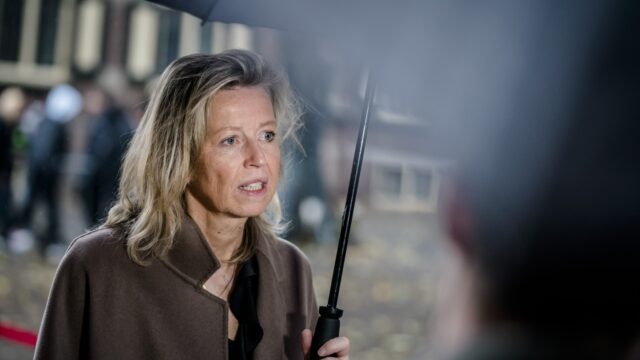 Kabinet stopt 100 miljoen in militair fonds voor Oekraïne: 'Zolang de oorlog nog duurt, helpen we'