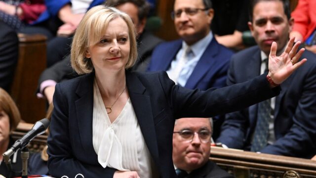 'Flaterkoningin Liz Truss houdt nog altijd vast aan haar ideologie'