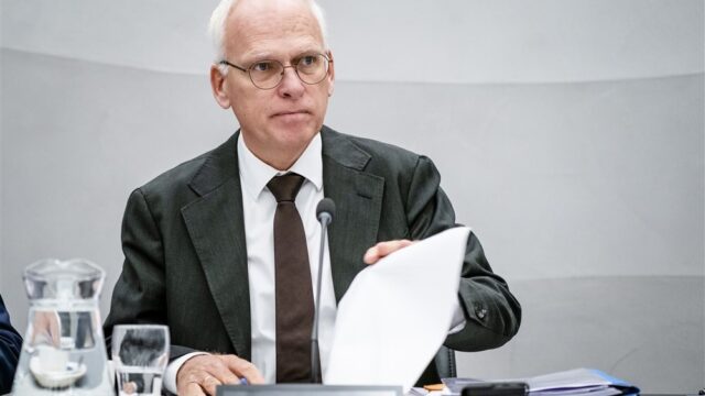 Stand.nl: 'Supermarkten en banken moeten boeren helpen met verduurzamen'