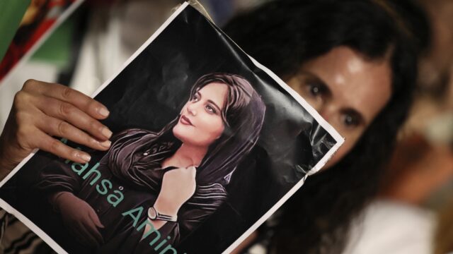 Protestkunst geeft Iraniërs moed: 'Vermoorde demonstranten getekend als goden'