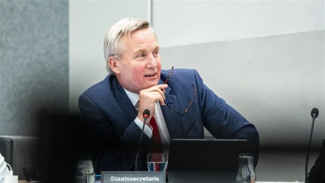 Stand.nl: 'De asielwet is een kabinetscrisis waard'