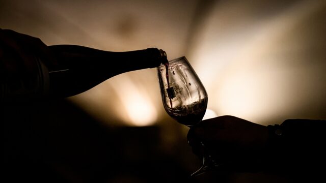 'De alcoholindustrie wil niet met tabak geassocieerd worden'