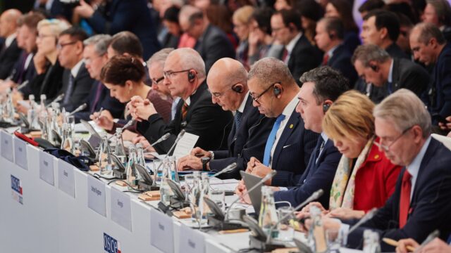 Waarom zit Rusland nog in de OVSE? 'Allerlei bureaucratische regels'