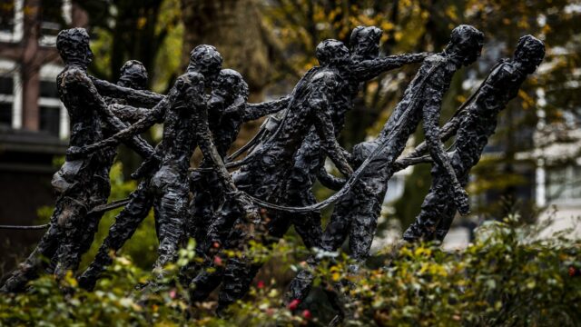 5 Surinaamse stichtingen naar rechter om datum excuses slavernijverleden