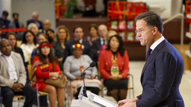 Rutte biedt excuses aan voor Nederlands slavernijverleden