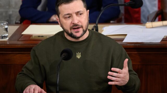 Hoe verloopt de informatieoorlog tussen Zelensky en Poetin?